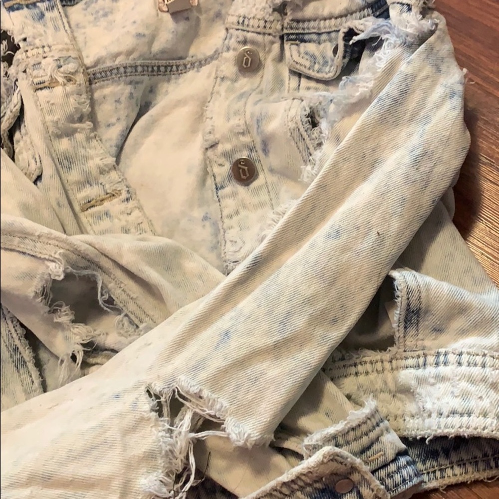 Jean jacket - Picture 3 of 4